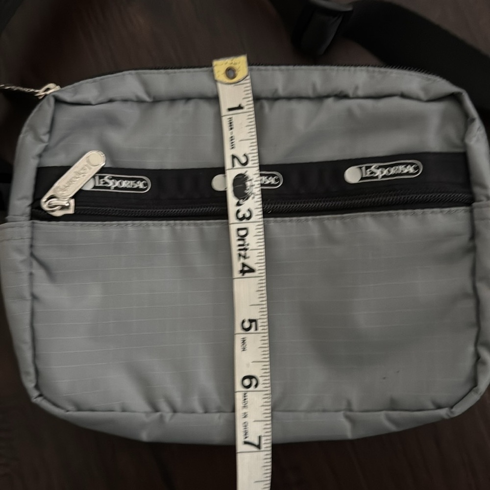 LeSportsac CROSSBODY BELT BAG GRAY BLACK DETACHABLE ADJUSTABLE STRAP - Picture 5 of 9